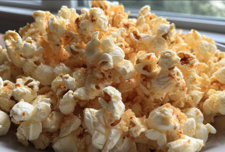 Garlic Parmesan Air-Popped Popcorn