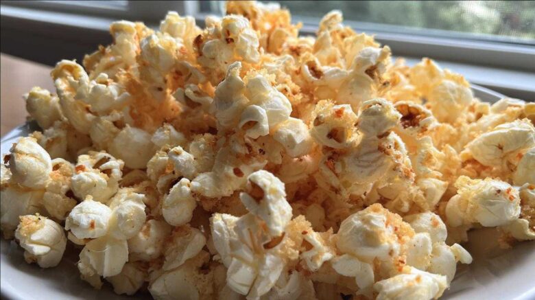 Garlic Parmesan Air-Popped Popcorn