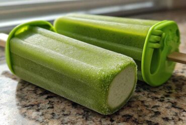 Green Smoothie Breakfast Popsicles