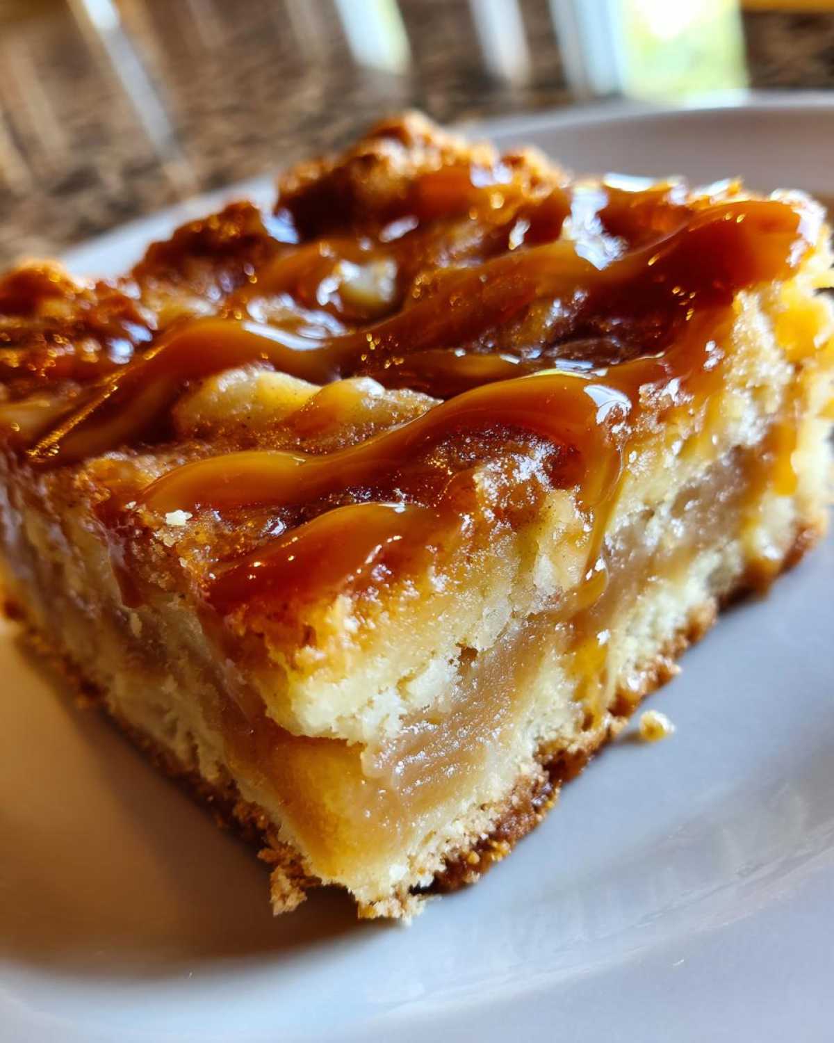 Salted Caramel Apple Pie Bars - detail 1