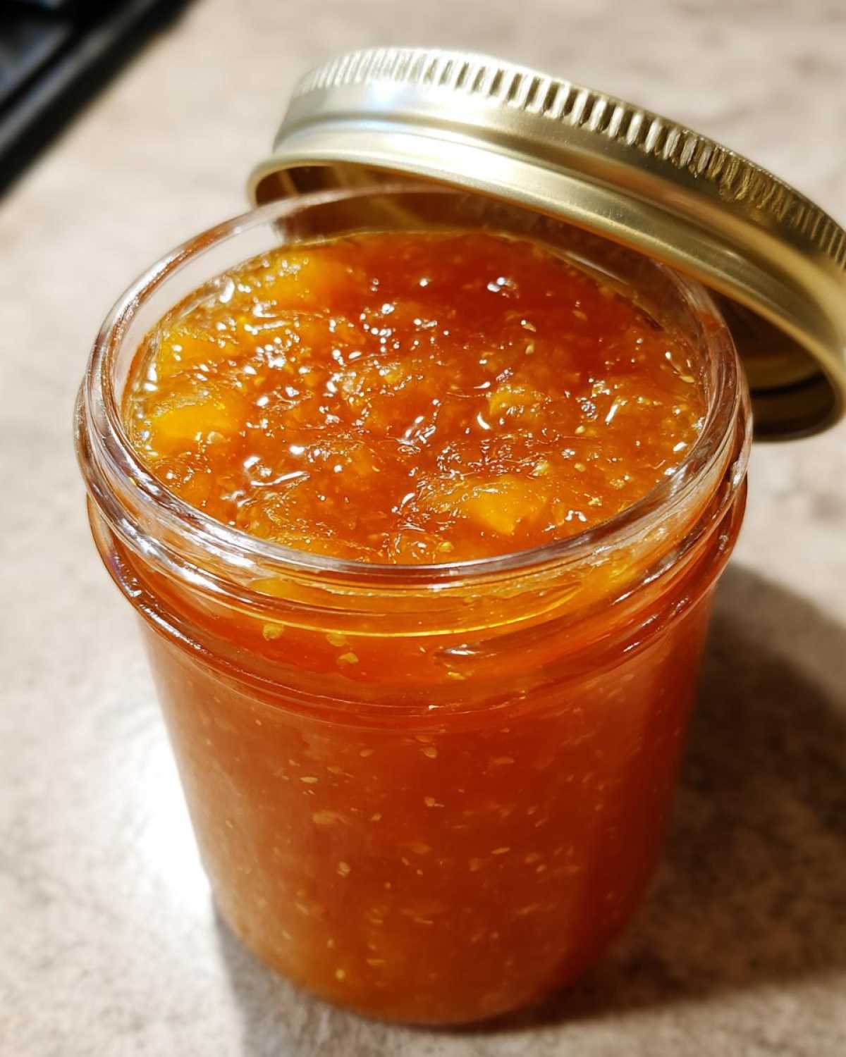Vanilla Bean Peach Jam - detail 2